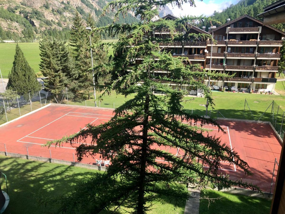 Moderne Dachwohnung Naehe Zermatt Mit Balkon Täsch Esterno foto