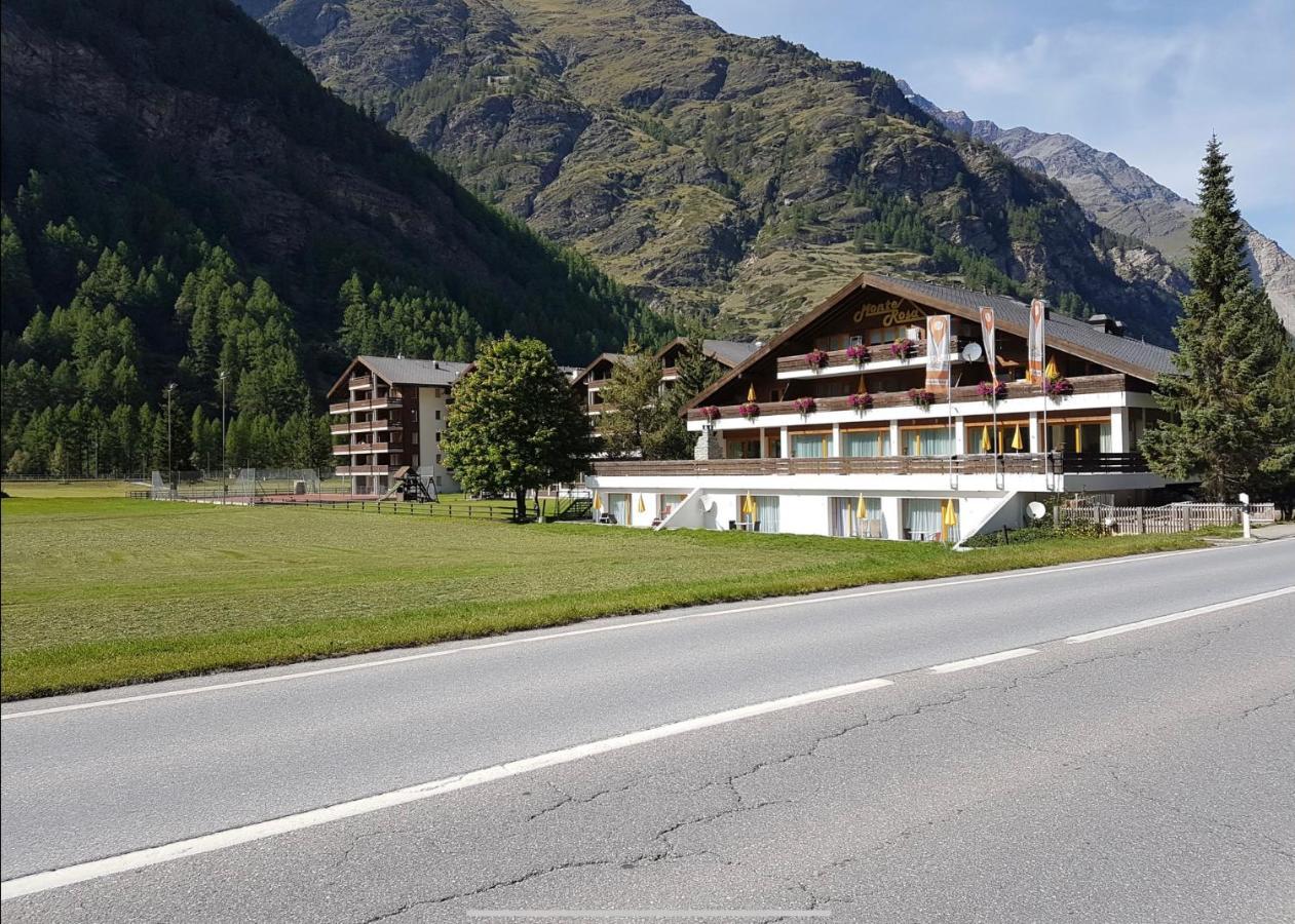Moderne Dachwohnung Naehe Zermatt Mit Balkon Täsch Esterno foto